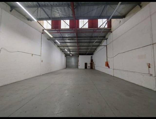 321M² WAREHOUSE TO LET IN SPRINGFIELD